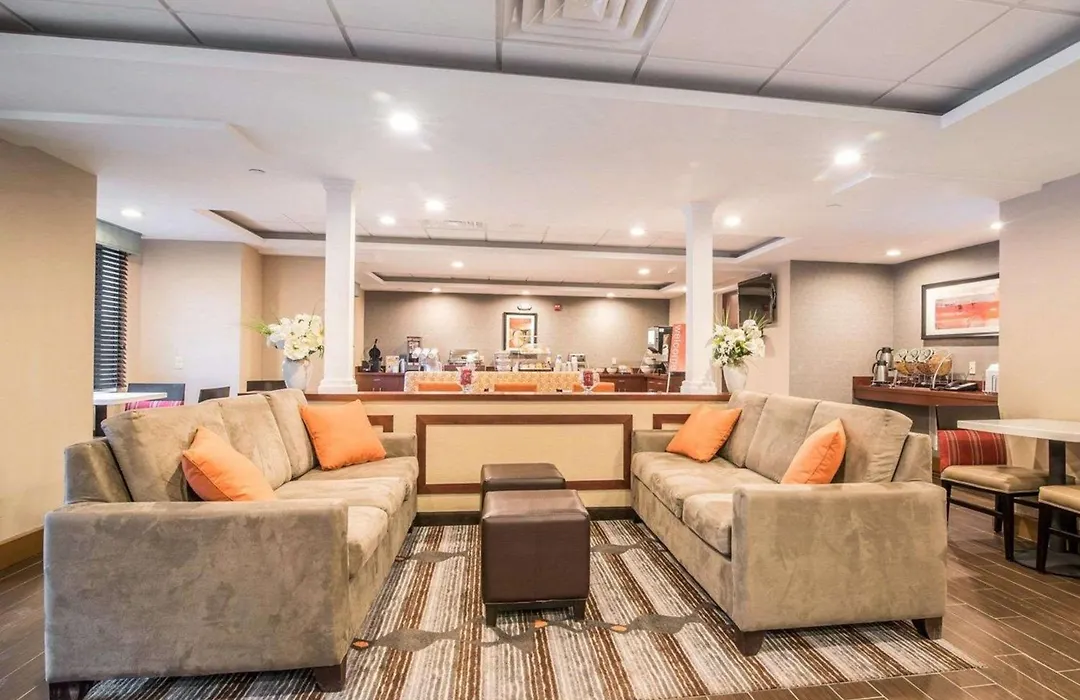 Comfort Inn & Suites Brattleboro I-91-1