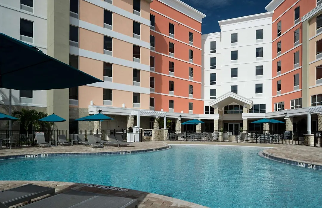 Hampton Inn & Suites Cape Canaveral Cruise Port, Fl-1