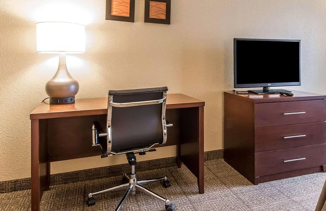 Quality Inn & Suites Bethany-1