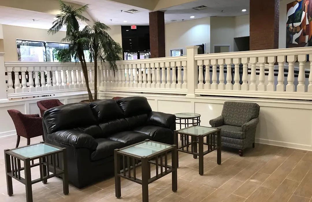 Days Inn & Suites By Wyndham Tallahassee Conf Center I-10-1