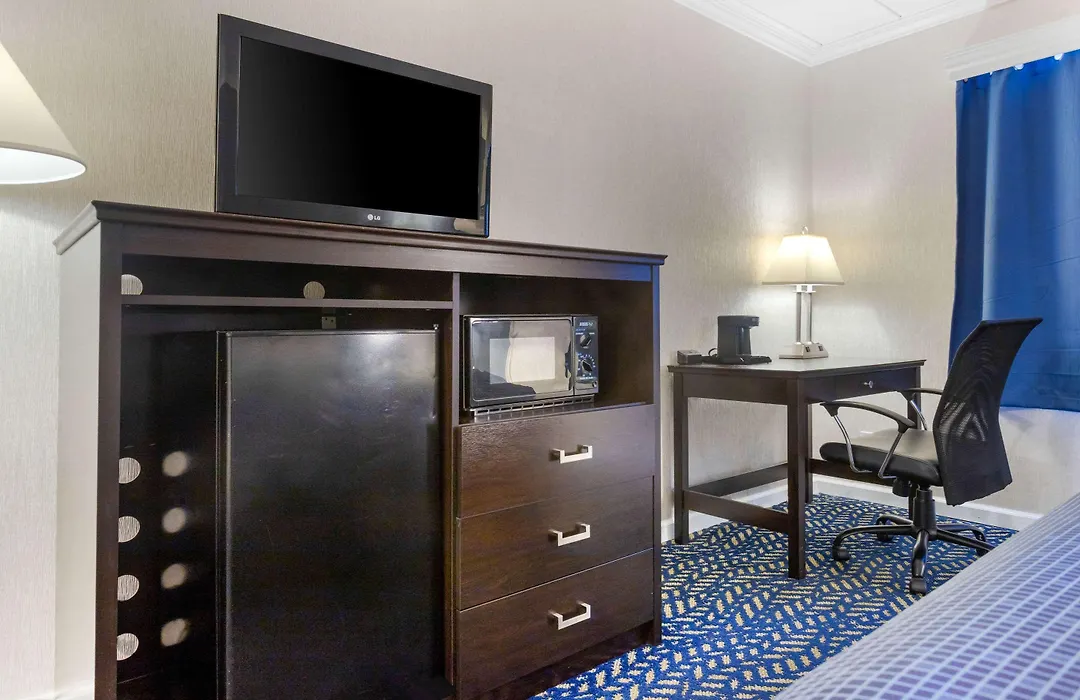 Econo Lodge Hicksville - Long Island-1