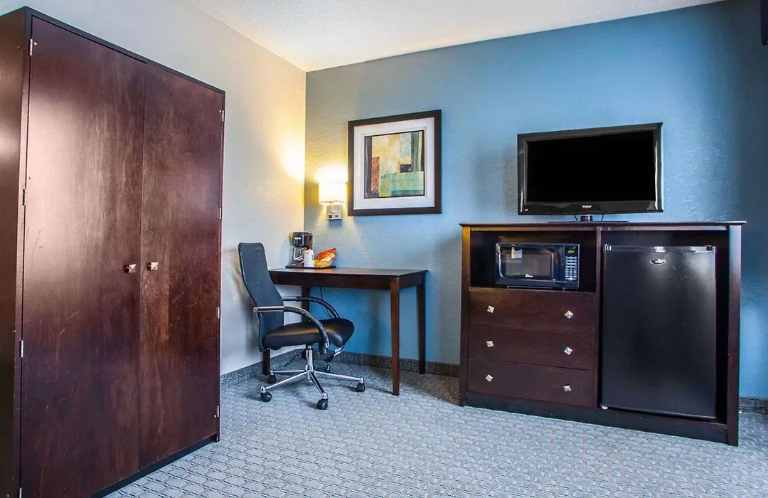 Quality Inn & Suites Ankeny-Des Moines-1