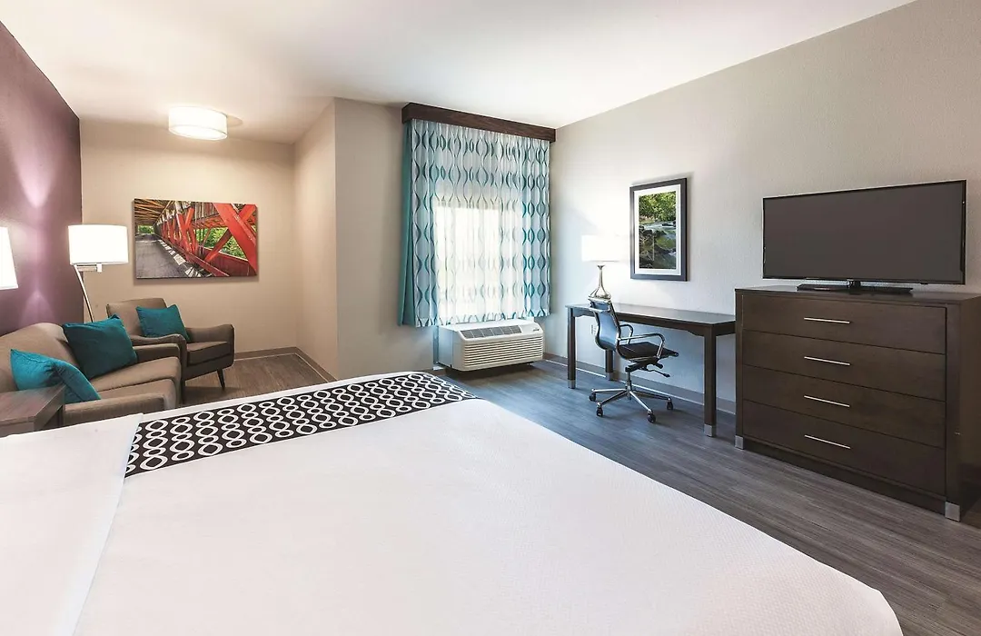 La Quinta By Wyndham Terre Haute-1