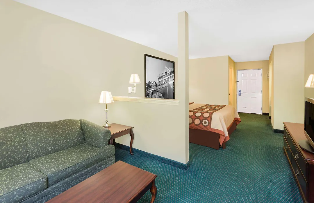 Super 8 By Wyndham Montgomery I-65-1