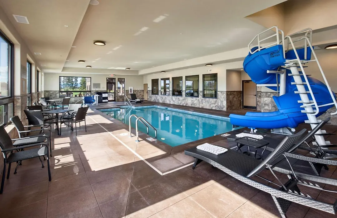 Glacier International Lodge-1