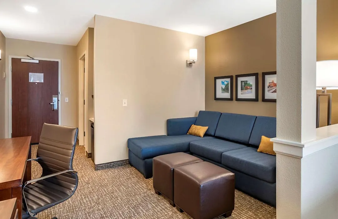 Comfort Inn & Suites Harrisonburg-1