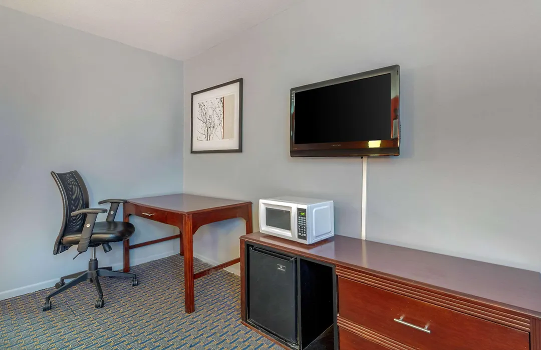 Redwood Inn-1