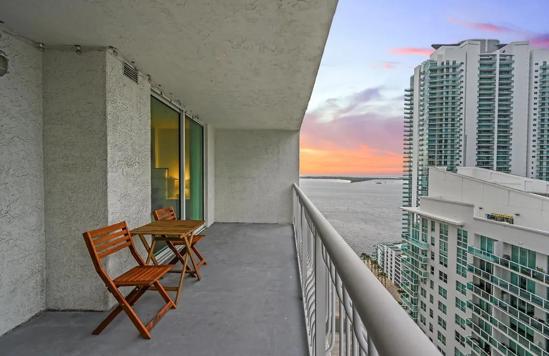 Luxurious 1Br High Rise Condo Brickell-Free Parking-1