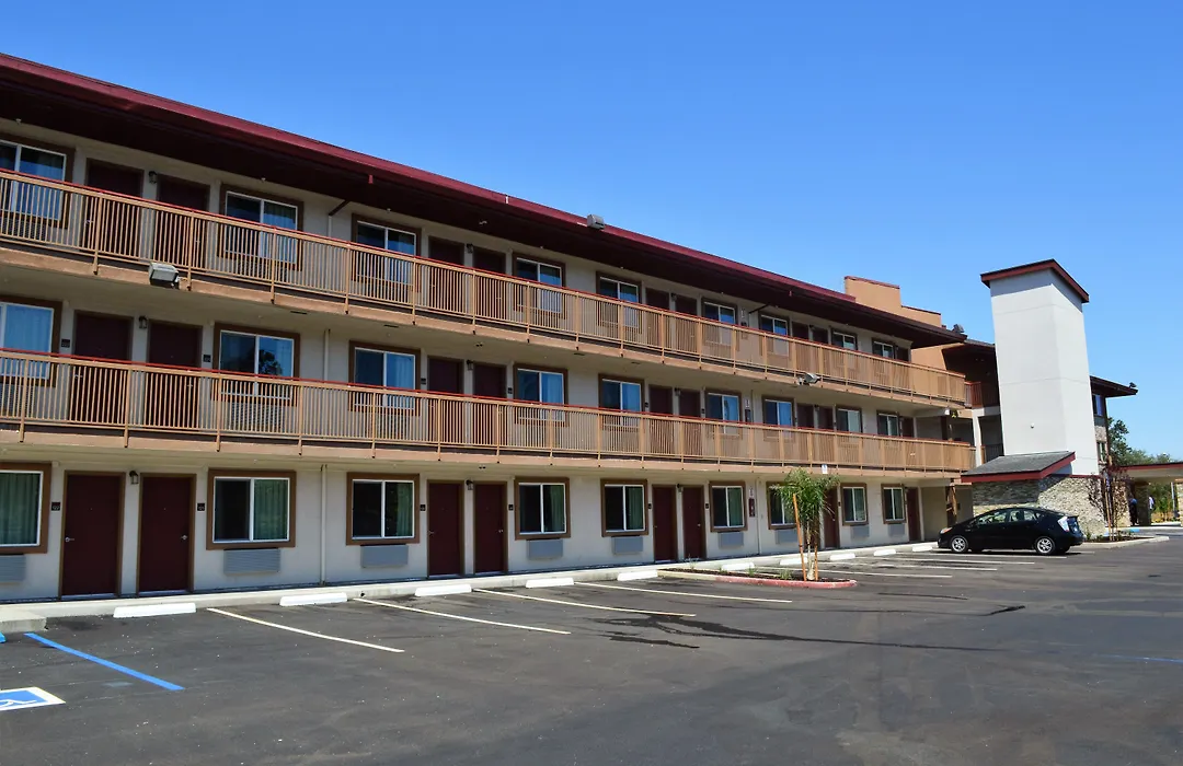 Red Roof Inn & Suites Sacramento North-1