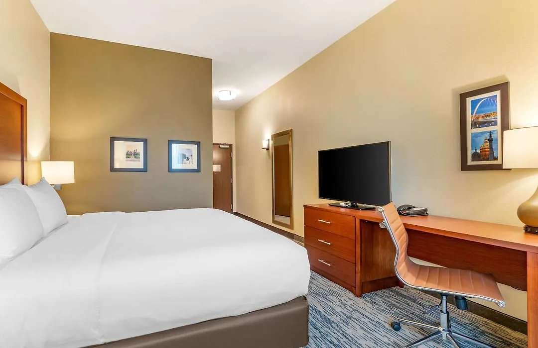 Comfort Inn & Suites West Des Moines-1