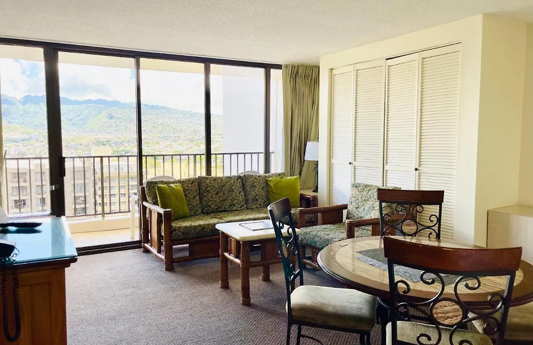 Lovely 1Br Condo One Block From Waikiki Beach-1