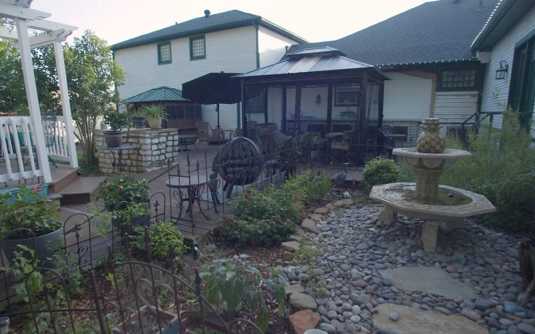 Granbury Gardens Bed And Breakfast-1