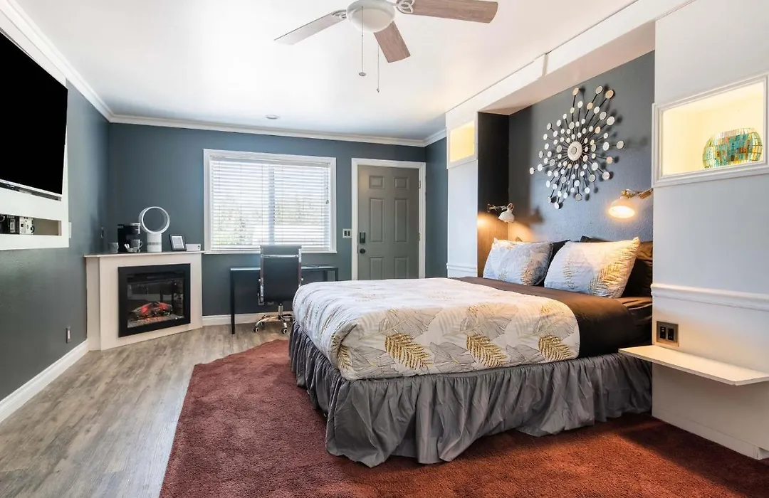 Big Bear Spa Suites-1