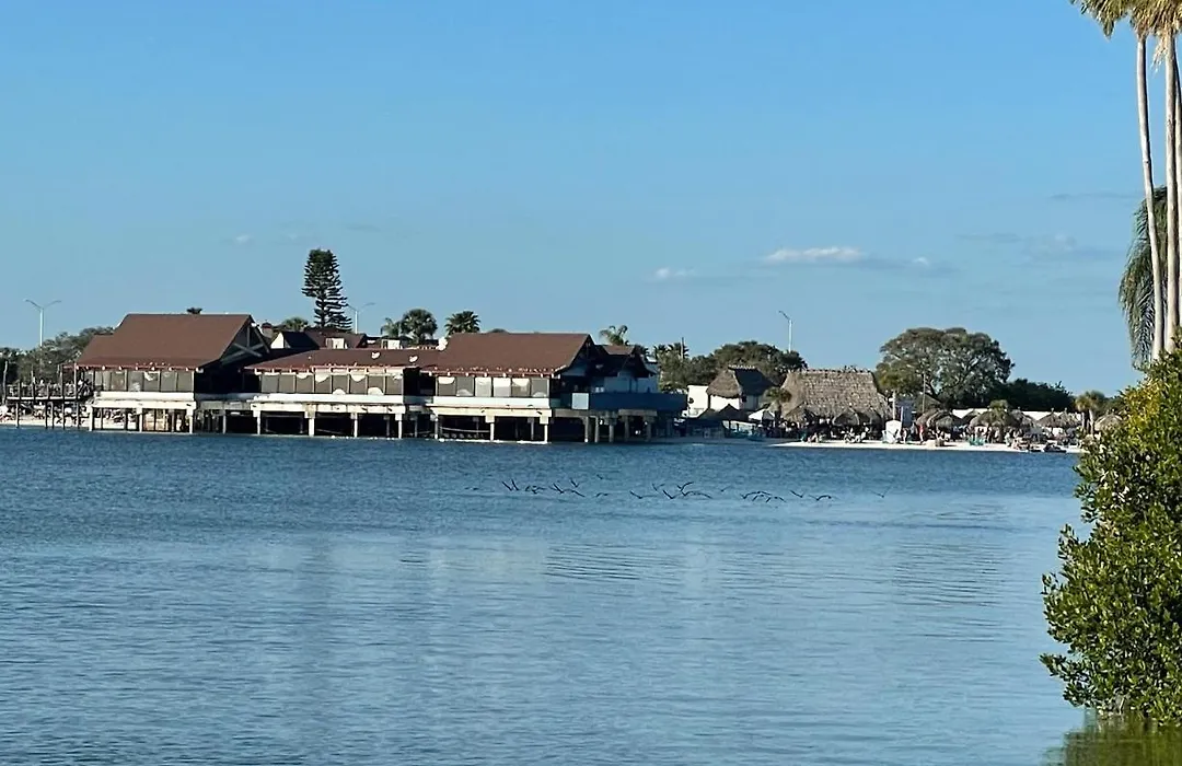 2 Bed Condo With Balcony Facing Pool And Sunsets!-1
