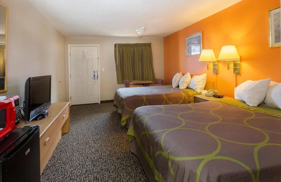 Cedar Valley Inn-1