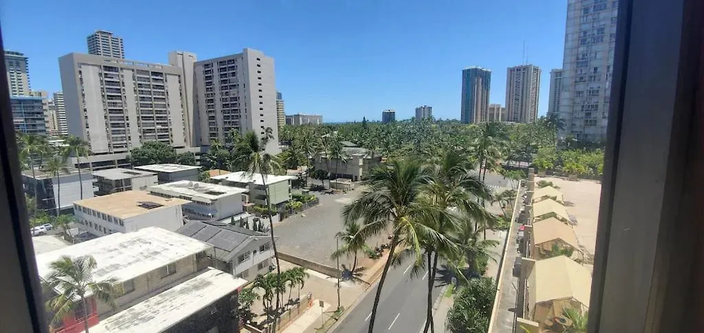 Waikiki Beach Modern Studio No Resort Fee Best Location-1