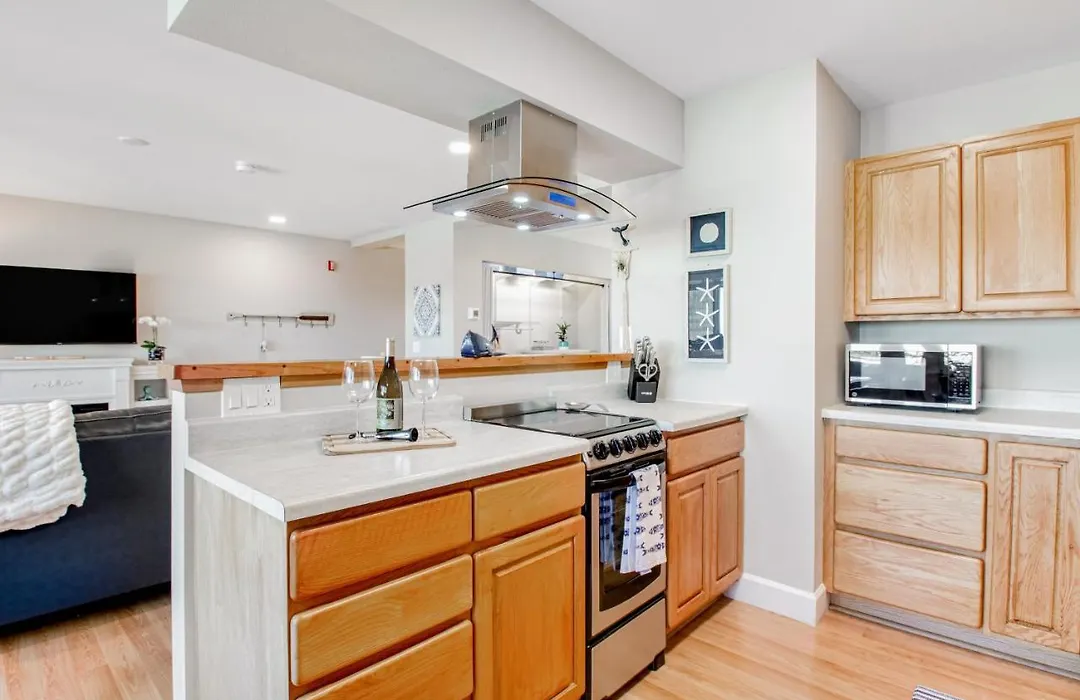 Port Angeles Water View Loft-1