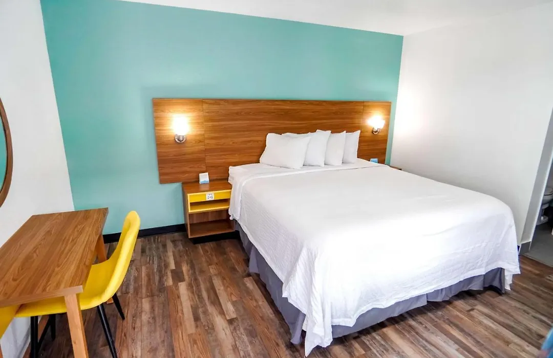 Days Inn By Wyndham Victorville-1