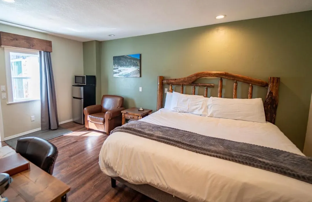 Evergreen Motel-1
