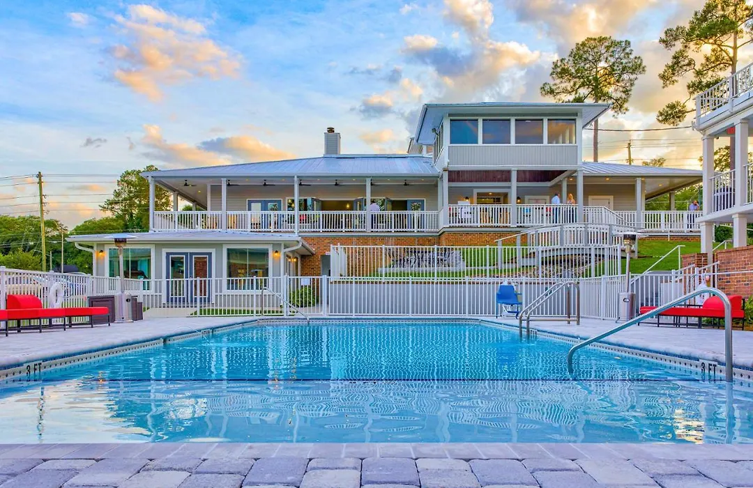 Seven Hills Suites-1