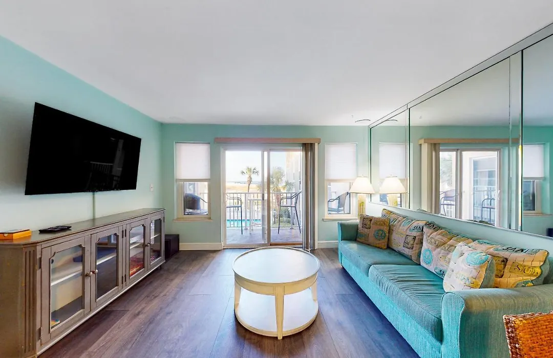 Poolside Villas #206-1