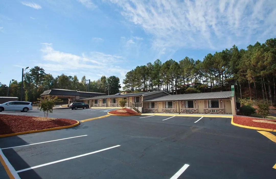 Travelodge By Wyndham Macon West-1