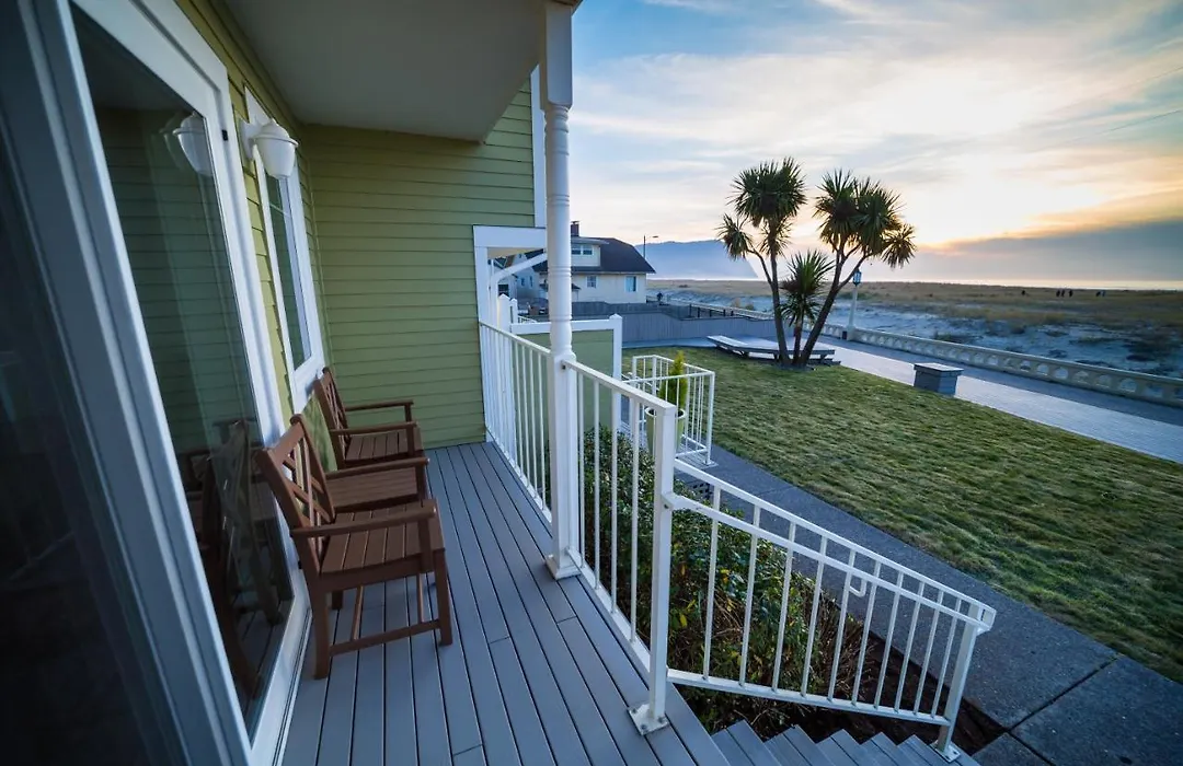 Inn Of The Four Winds Seaside Oceanfront-1