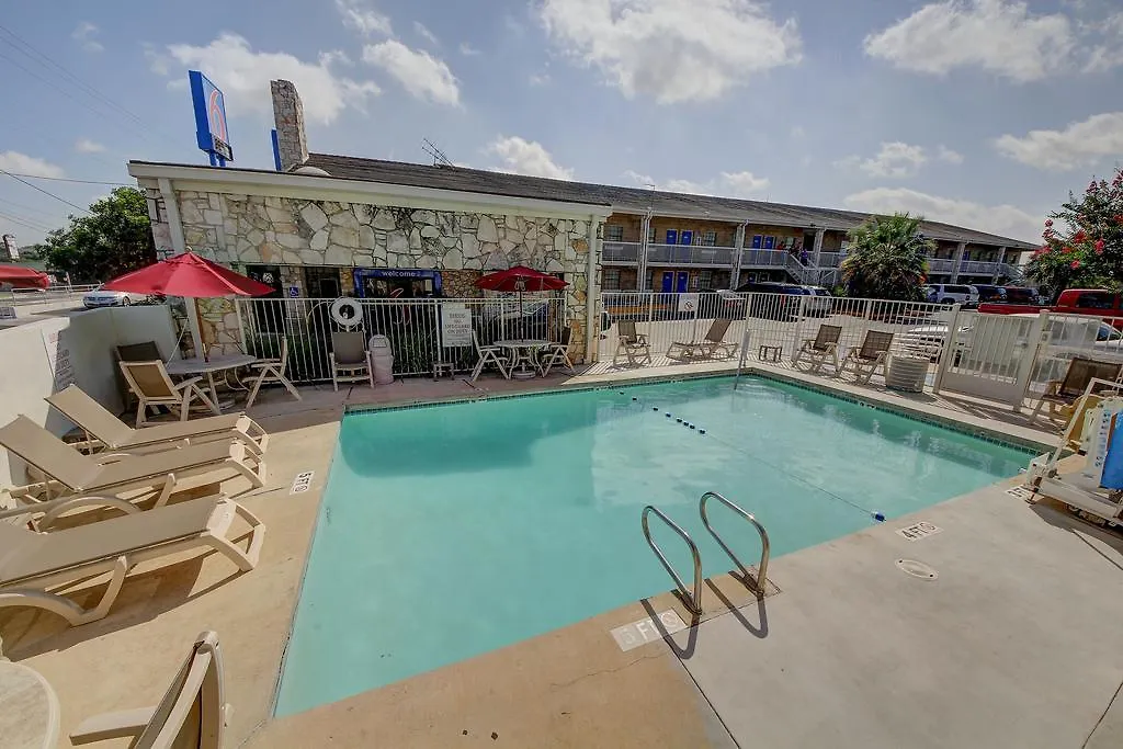 Motel 6-San Antonio, Tx - Northwest Medical Center-1