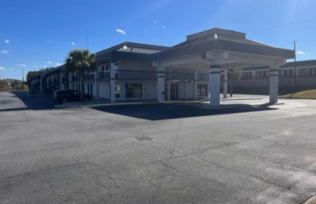Clarion Pointe-1