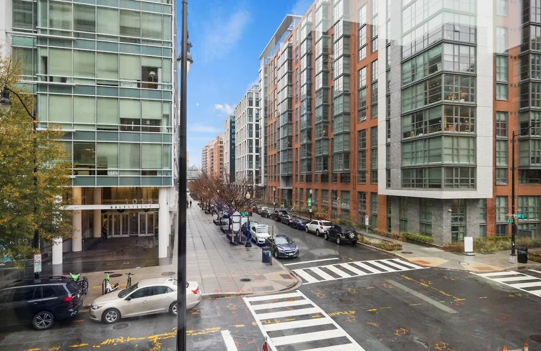 Coda On Half, A Placemakr Experience - Navy Yard-1
