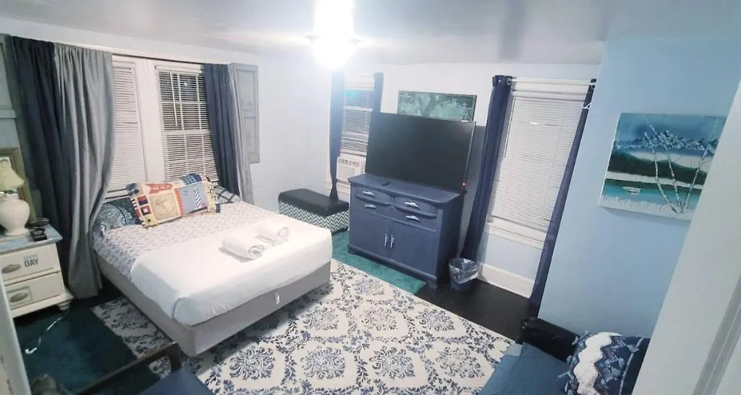Room In Apartment - Blue Room In Delaware-1