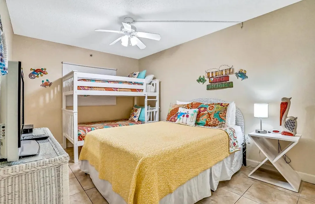 Holiday Villas III 402-1