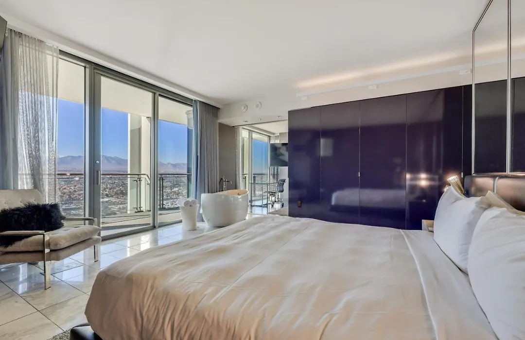Vegas Palms High 52Nd Fl. 1Bdr Corner Penthouse 1220Sqft-1