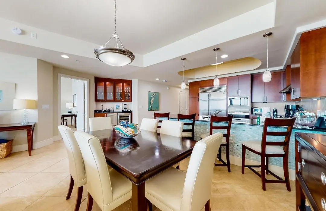 Turquoise Place 906C-1