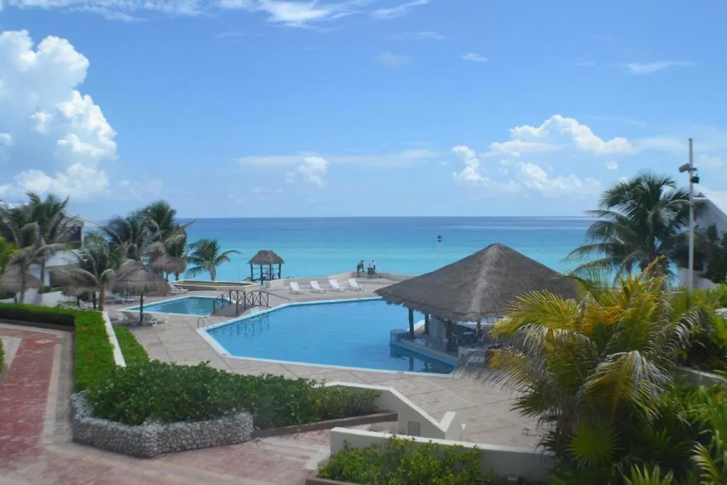 Private Room. Brisas. Zona Hotelera. Cancun-1