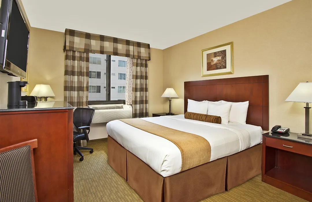 Best Western Plus Arena Hotel-1