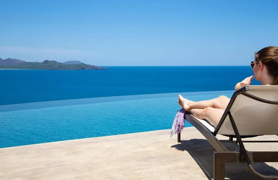 360 Splendor Del Pacifico Residences-1