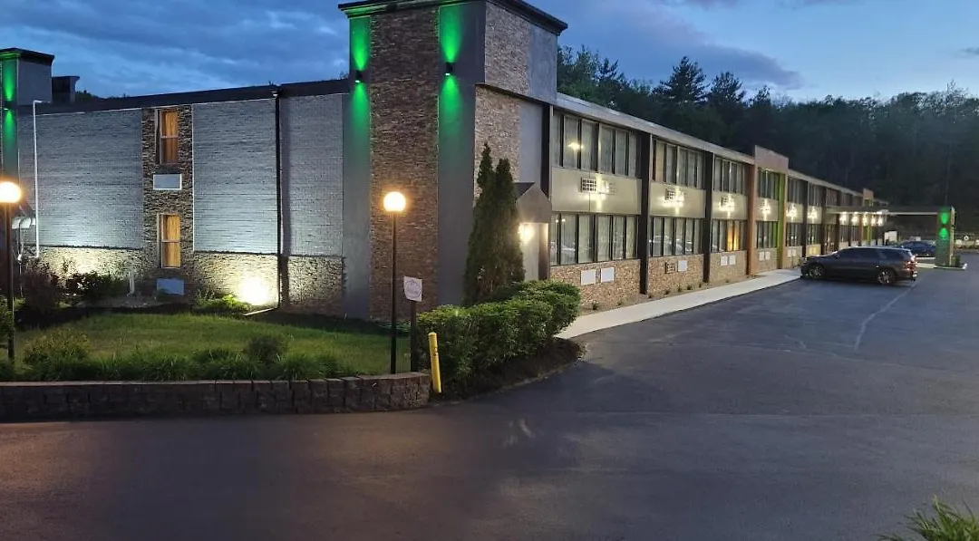 Wingate By Wyndham Lake George-1