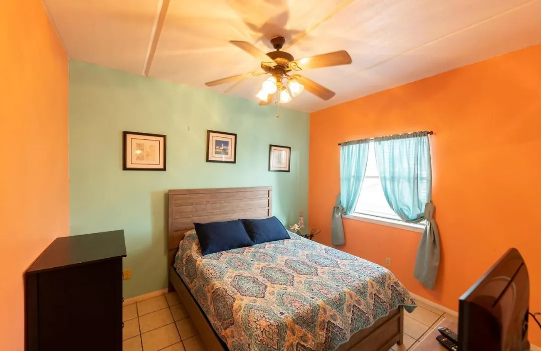 South Padre Island Beachfront Condo: Award-Winning Coastal Retreat-1