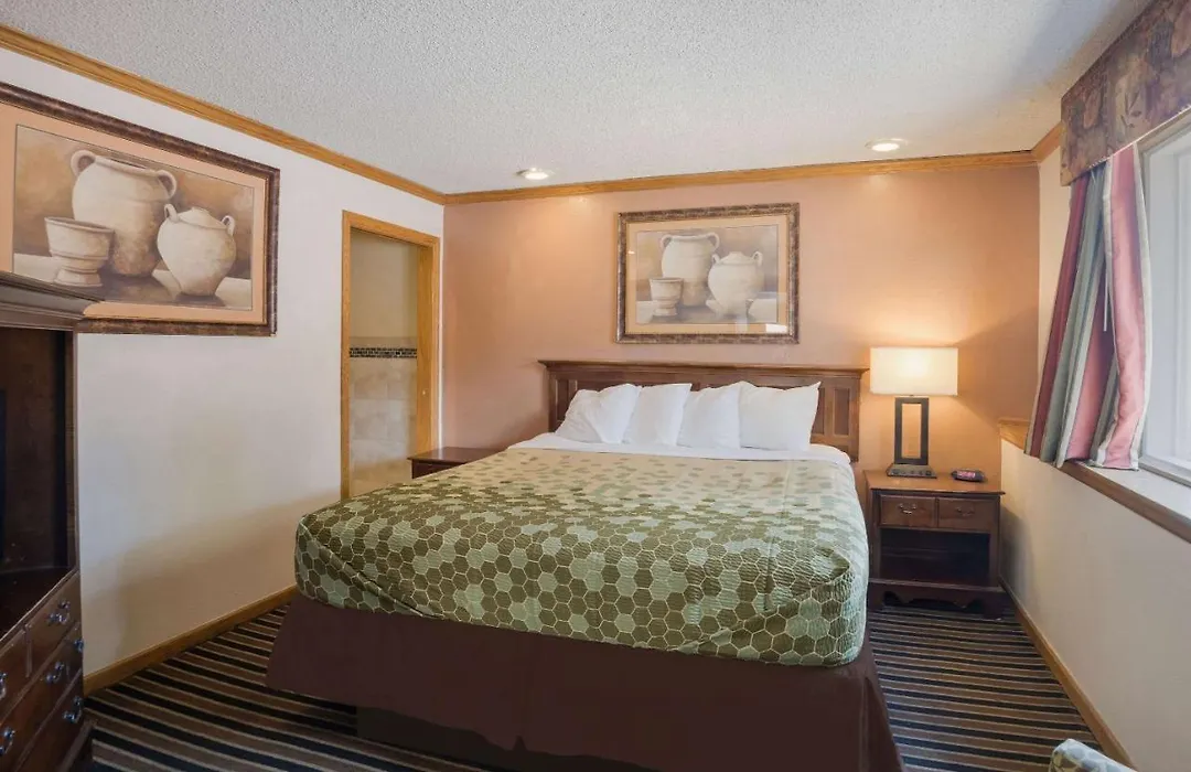 Rodeway Inn-1