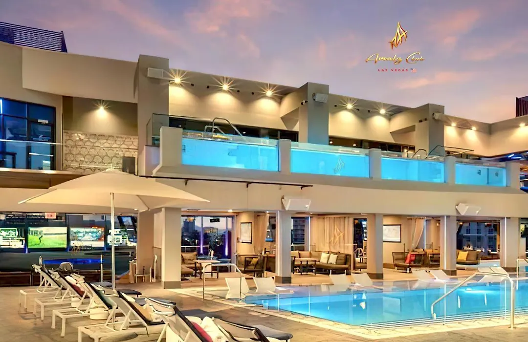 Amalz 2 Bedroom 3 Bathroom Balcony Suites At Mgm Signature !-1