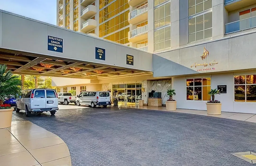Amalz 1 Bedroom 2 Bathroom Balcony Suites At Mgm Signature !-1