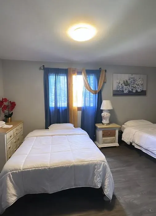Cozy Private Room With Two Beds-1