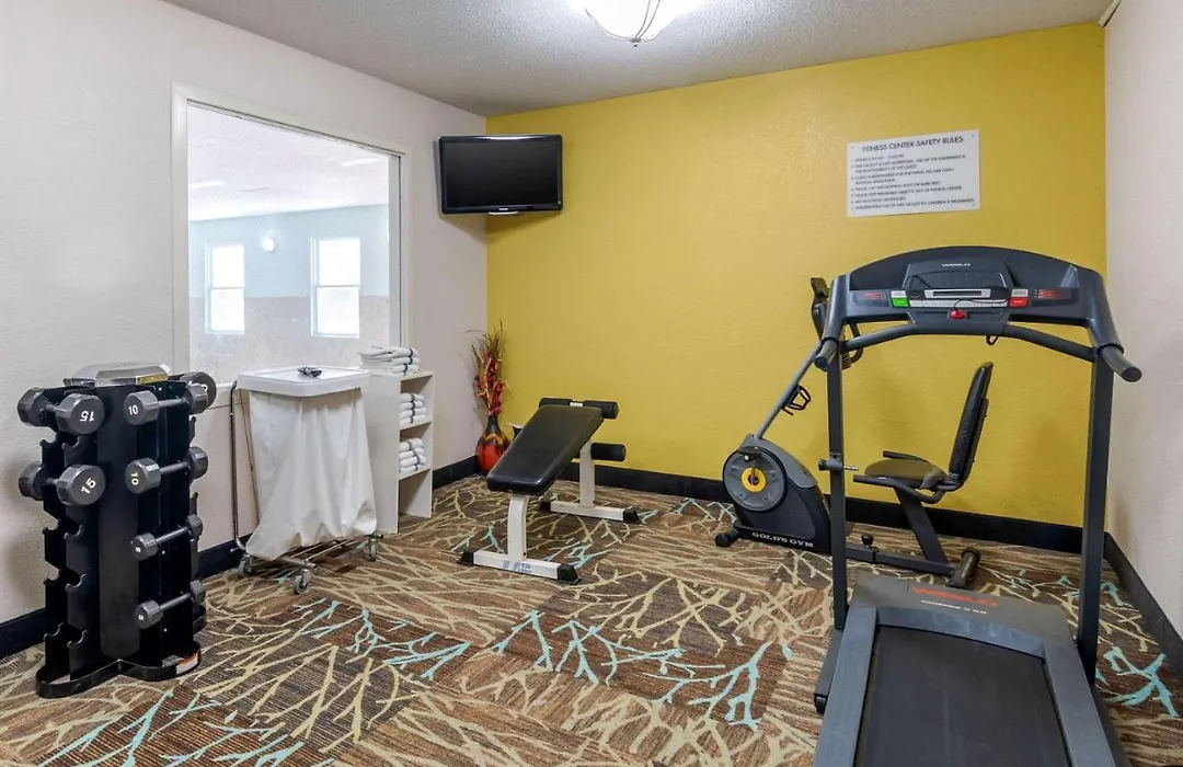 Quality Suites Kansas City International Airport-1