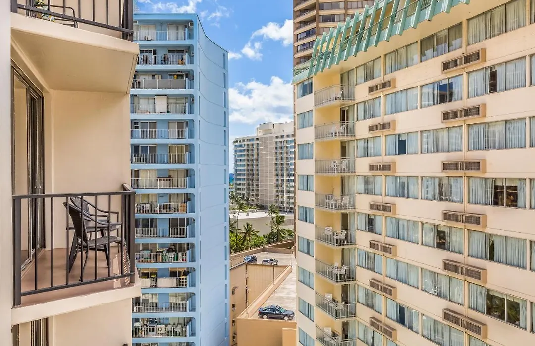 Castle At Palms At Waikiki-1