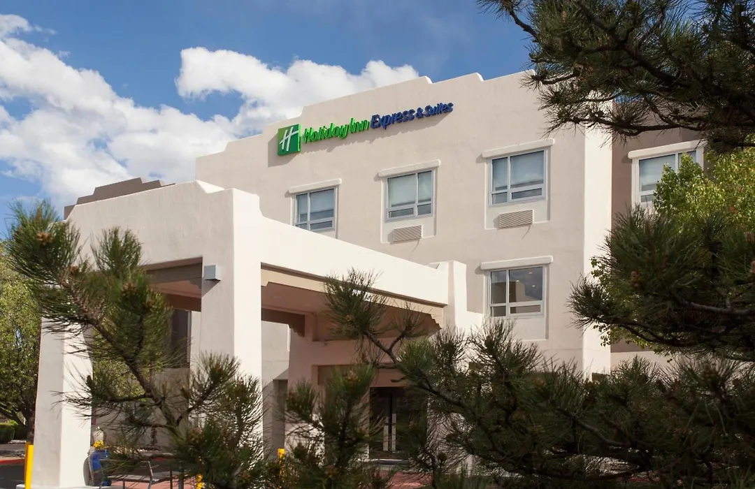 Holiday Inn Express & Suites-1