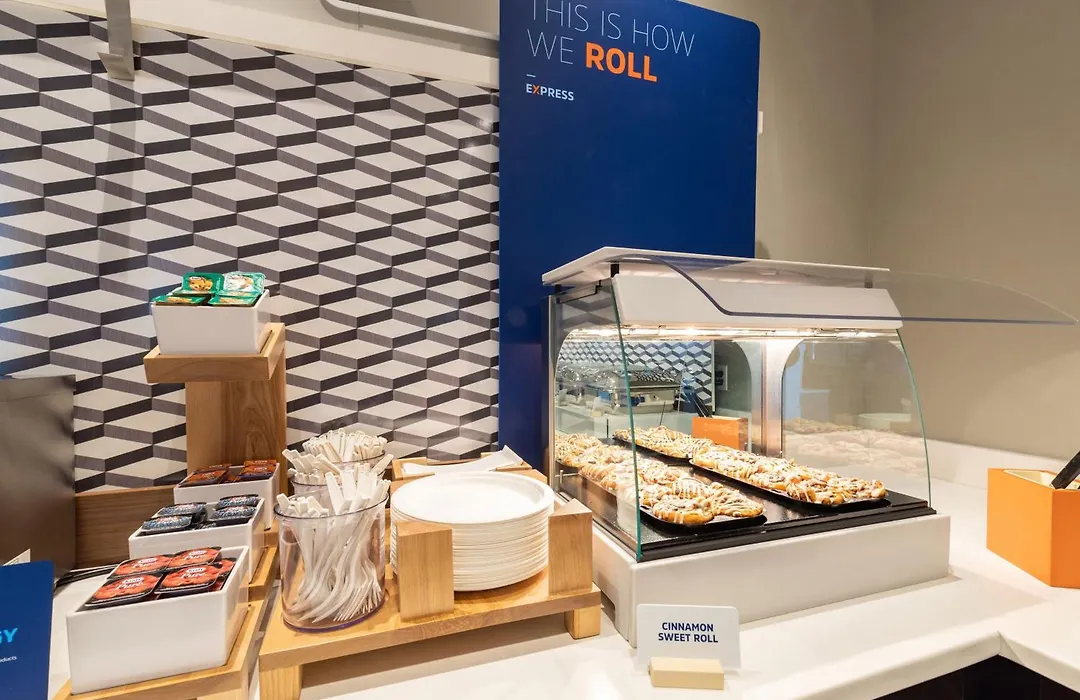 Holiday Inn Express Hotel & Suites Canton By Ihg-1
