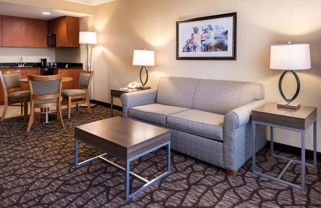 Holiday Inn Hotel & Suites Warren By Ihg-1