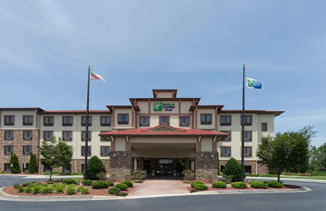 Holiday Inn Express & Suites Lexington North West-The Vineyard By Ihg-1