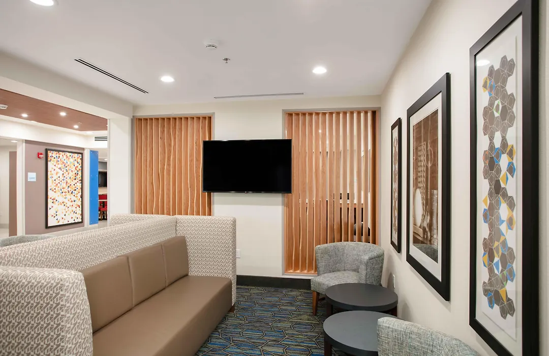 Holiday Inn Express & Suites Oakhurst-Yosemite Park Area By Ihg-1